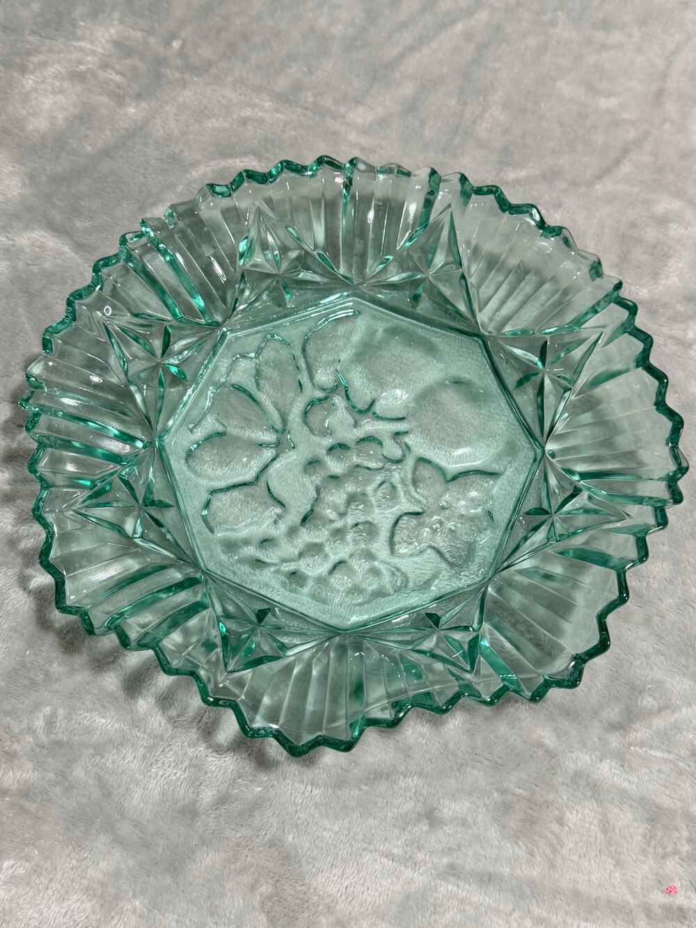 Vintage Federal Glass Green Fruit Bowl Sawtooth Edge